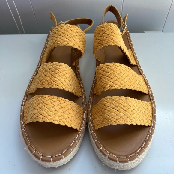 Nwot Cupid sandals - Picture 3 of 4